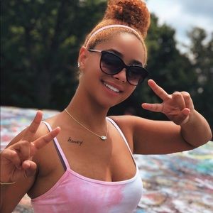 Meet your Posher, Alicia